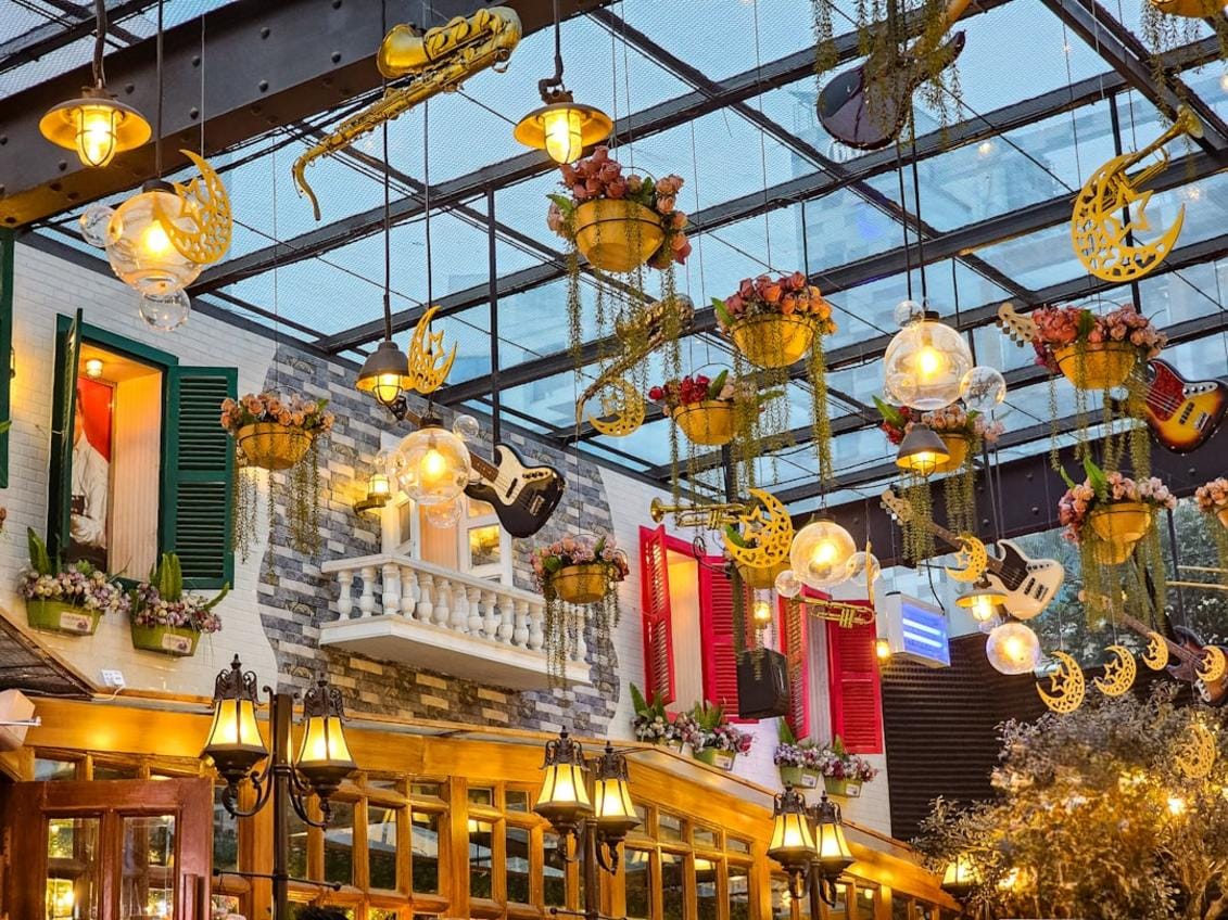 Elevate Your Sunday Coffee Routine with Dutch Coffee Culture